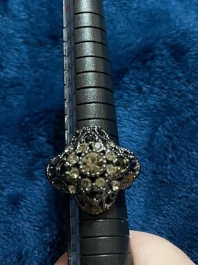 Premier Designs Vintage-Inspired Black and Clear Crystal Statement Ring sz 6